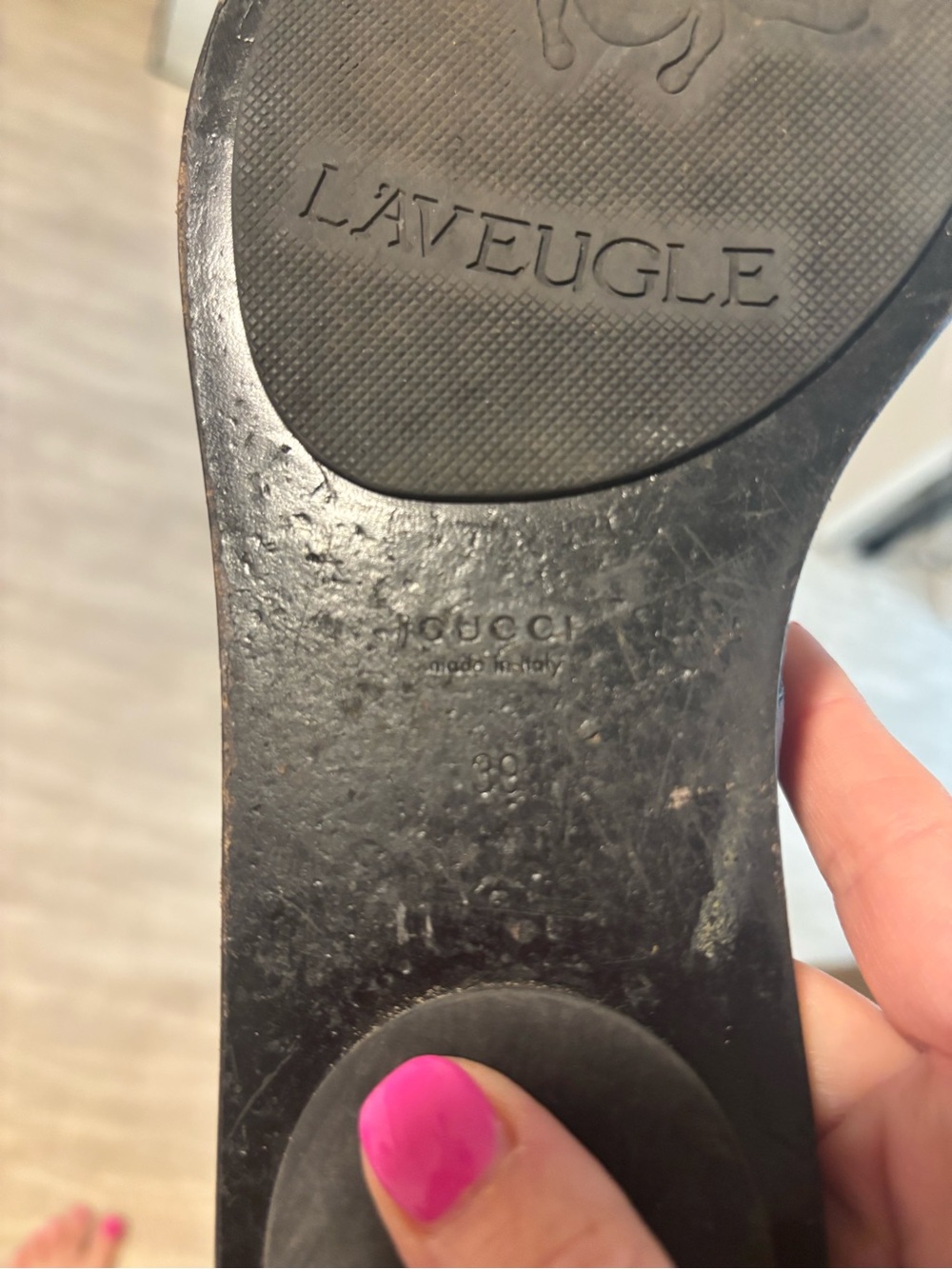 Gucci Black Leather Sandal with Gold GG Logo - Picture 4 of 4